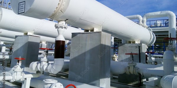 Pyrolysis and gasification for mixed plastic waste management